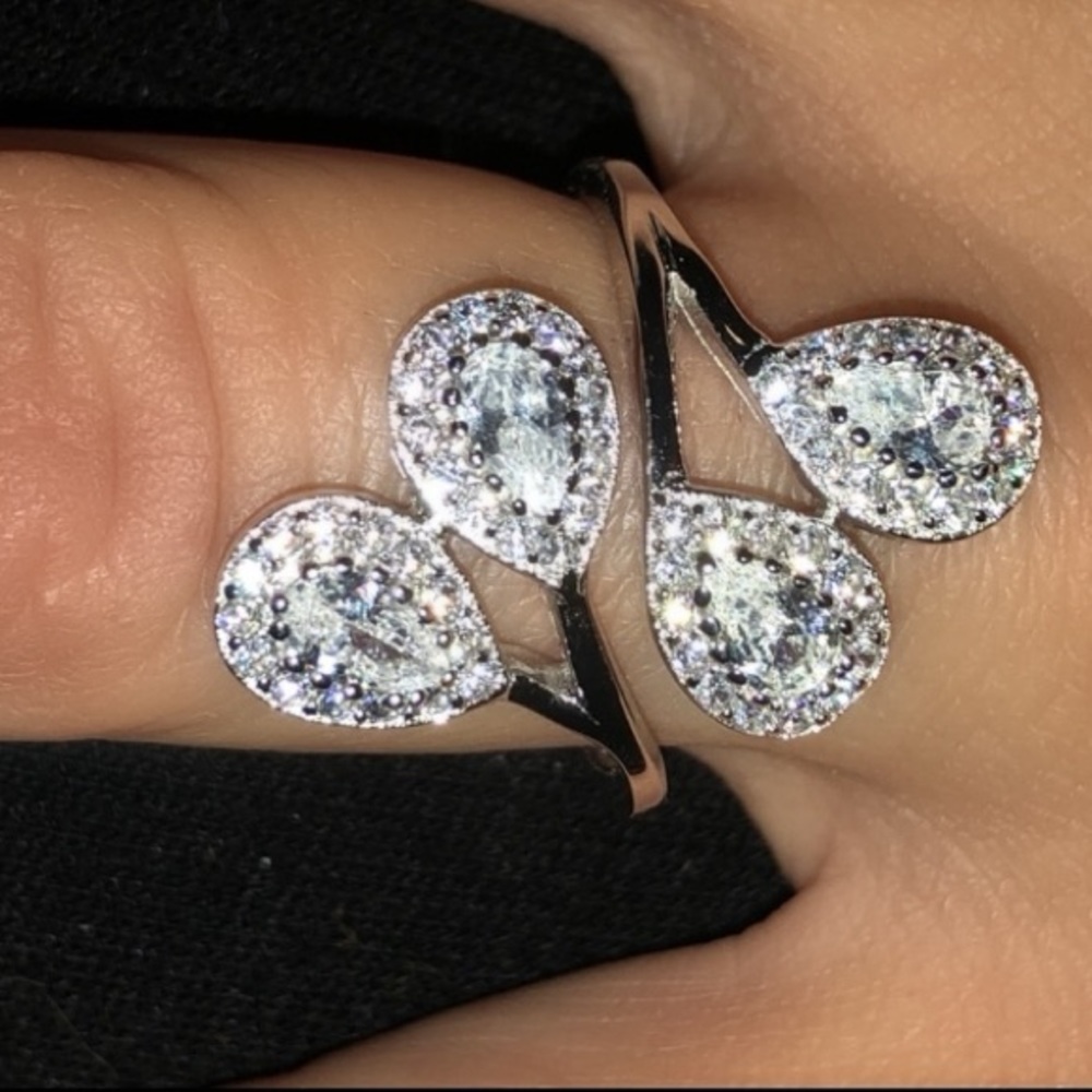 18kGP 925 4 Leaf Pear Cut Diamond Sz 7 2Carat Ring